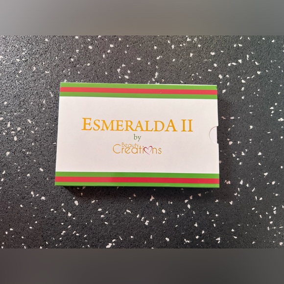 BEAUTY CREATIONS | ESMERALDA PALETTE II - Picture 8 of 9